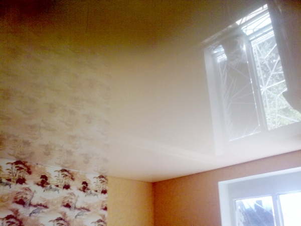 Натяжной потолок в детскую