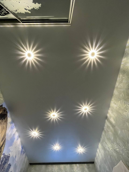 Фото потолка в спальне